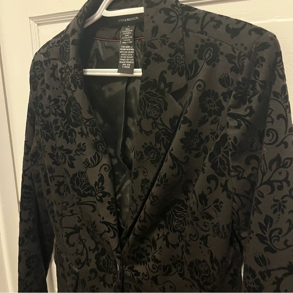 89th & Madison Black Velvet Floral Burnout Blazer